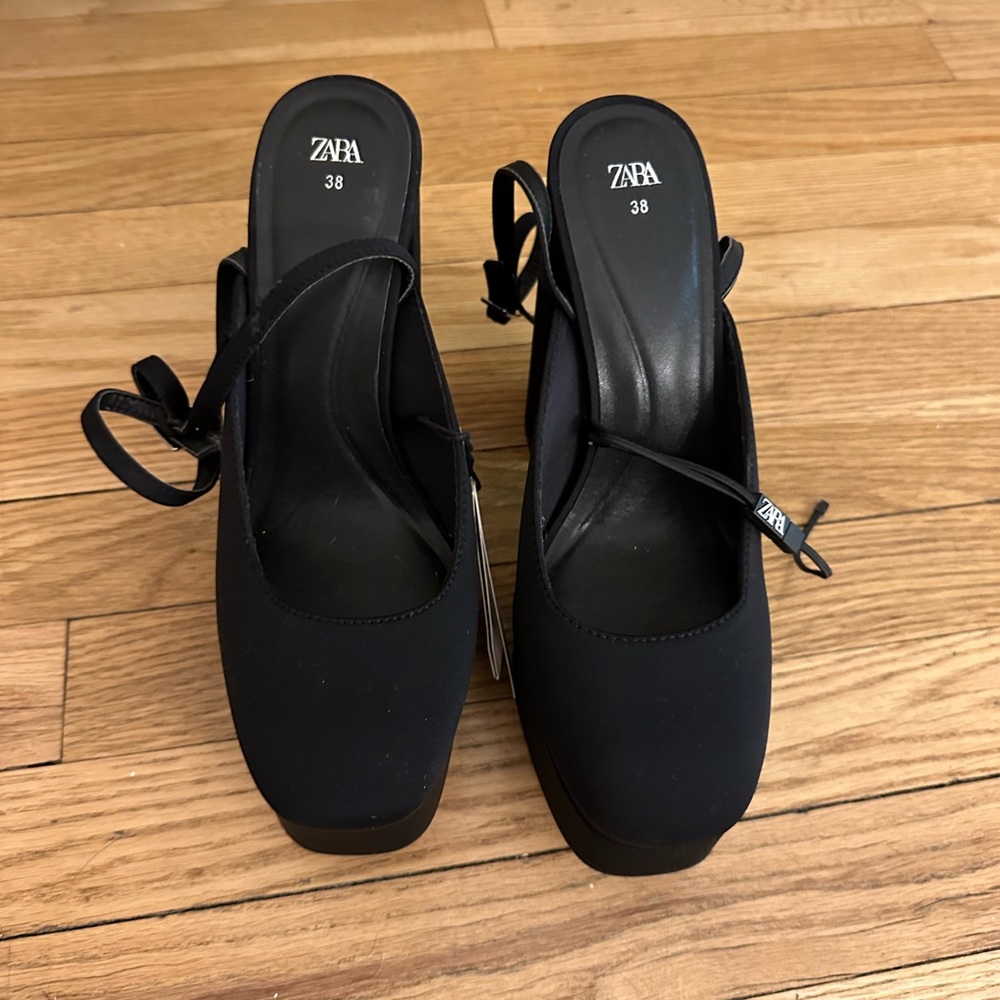 NWT Zara black platform shoes. Size 38 fits a 7-7.5 shoe